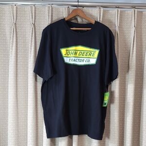 NWT Men's Size XL John Deere Graphic Tee " John Deere Tractor Co"
